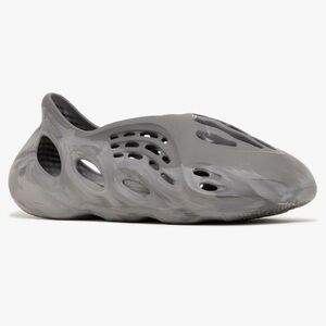 Yeezy Foam Runner - size 11